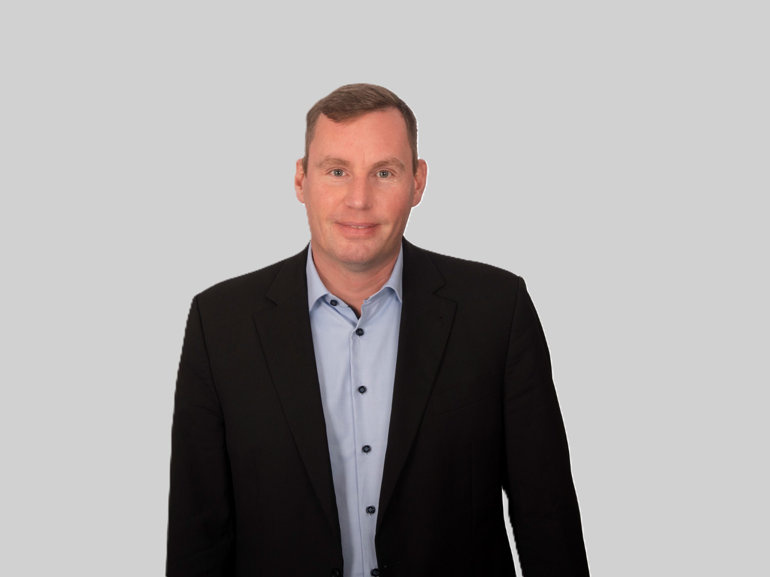 Marc Pickardt Portrait grauer Hintergrund scaled 1 Patientenportal